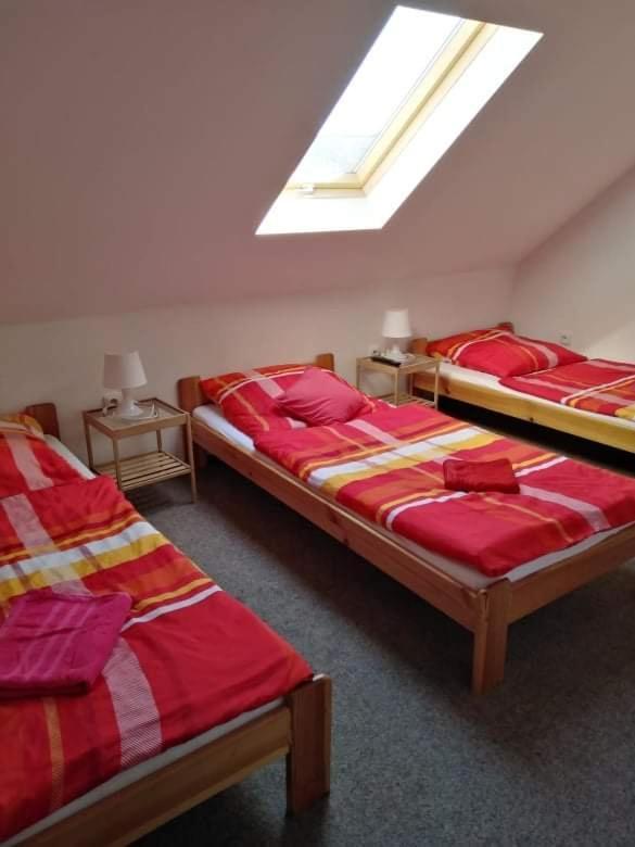 Bakin Bar Hotel Třebíč Kültér fotó